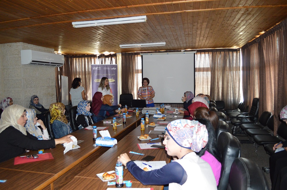 البنك الوطني ومركز دنيا التخصصي لأورام النساء يقيمان ندوة توعوية مشتركة لموظفات وزارة الزراعة الفلسطينية