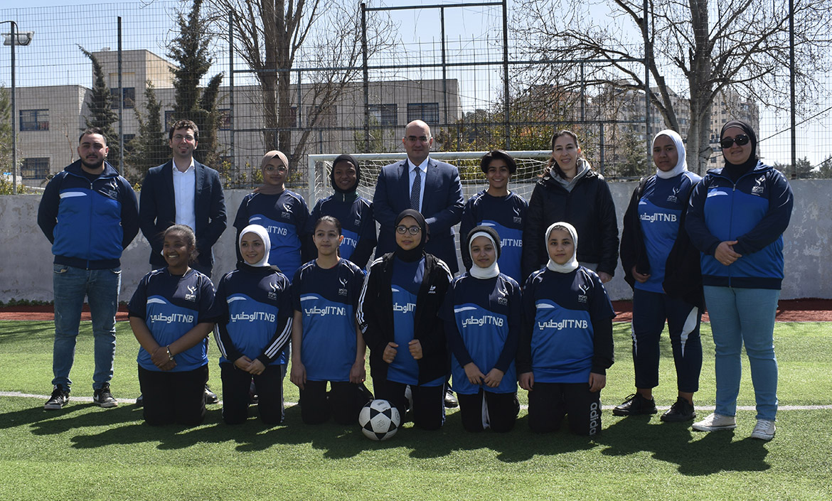 البنك الوطني راعيا لفريق مخيم طولكرم للفتيات "الرياضة للحياة" في كأس العالم للأطفال/ الدوحة 2022